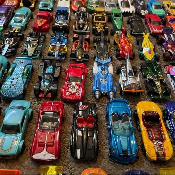 Bundle of 20 Hot Wheels Car for, $15.00
Pre Owned ( Mattel) - Picture 10 of 16